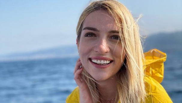 Cansu Canan Özgen kimdir? Hayatı | Kariyeri | Kitapları
